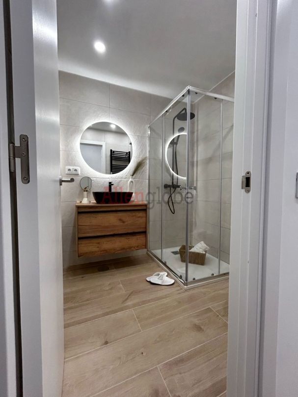 Flat for sale in Calle Luis Suárez Ximielga, Colloto