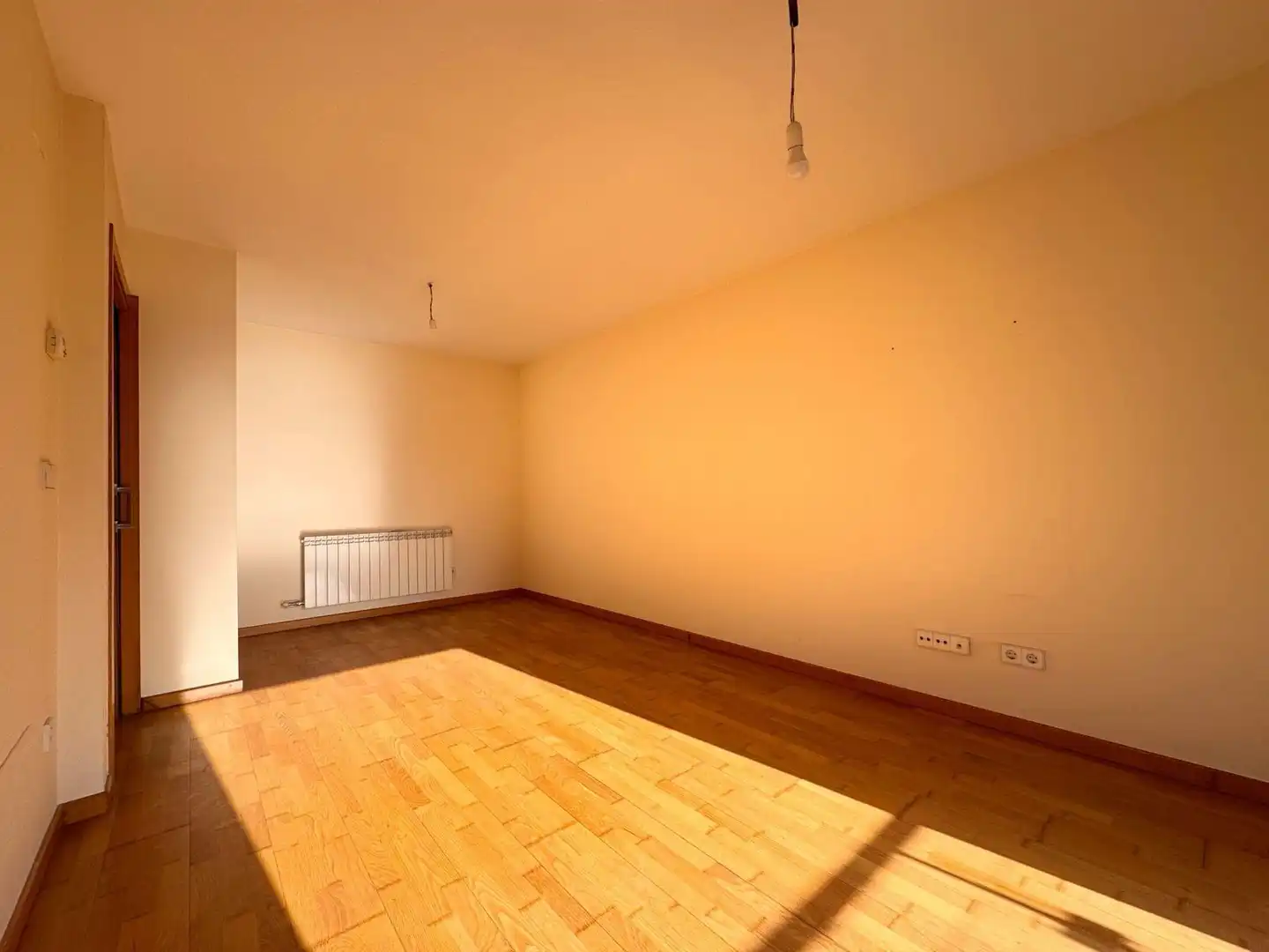 Schlafzimmer von Wohnung zum Verkauf in Pontevedra Capital  mit Heizung