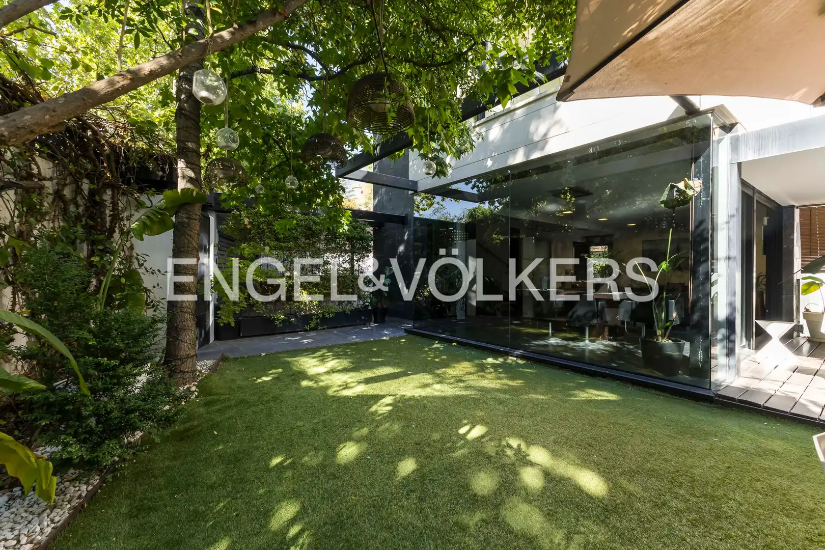 Terraza de Casa o chalet en venta en Madrid con Aire acondicionado, Calefacción y Jardín privado