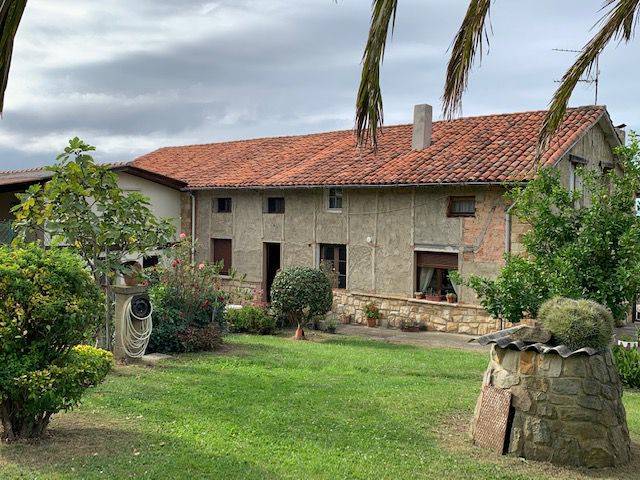 Casa-chalet en Venta en Quintes - Arroes