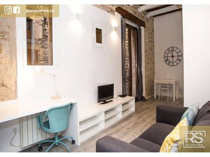 Living room of Study to rent in  Barcelona Capital  with Air Conditioner and Balcony