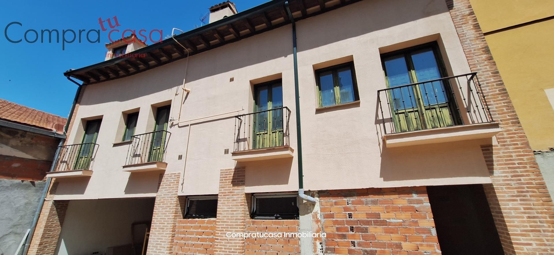 Vista exterior de Dúplex en venda en Segovia Capital amb Calefacció, Parquet i Balcó