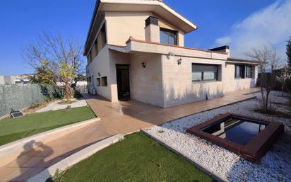 Exterior view of House or chalet for sale in Masquefa  with Air Conditioner and Terrace