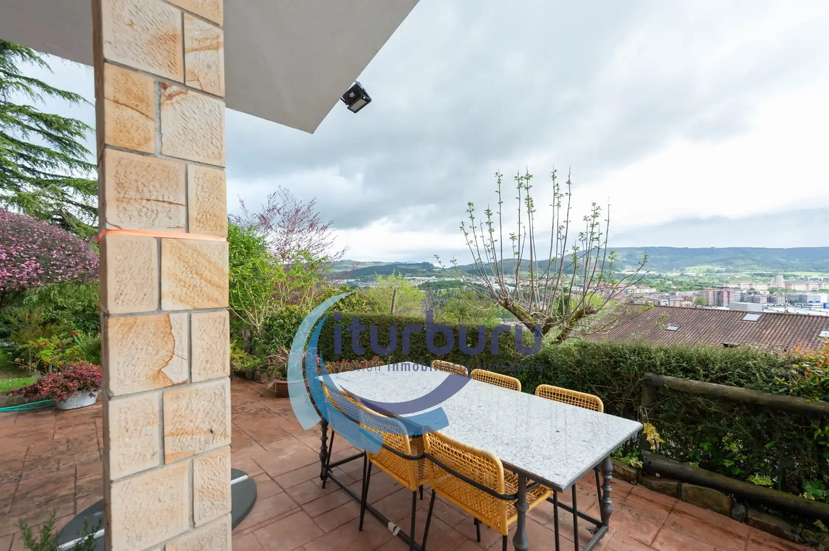 Terraza de Casa o chalet en venta en Zamudio con Calefacción, Jardín privado y Terraza