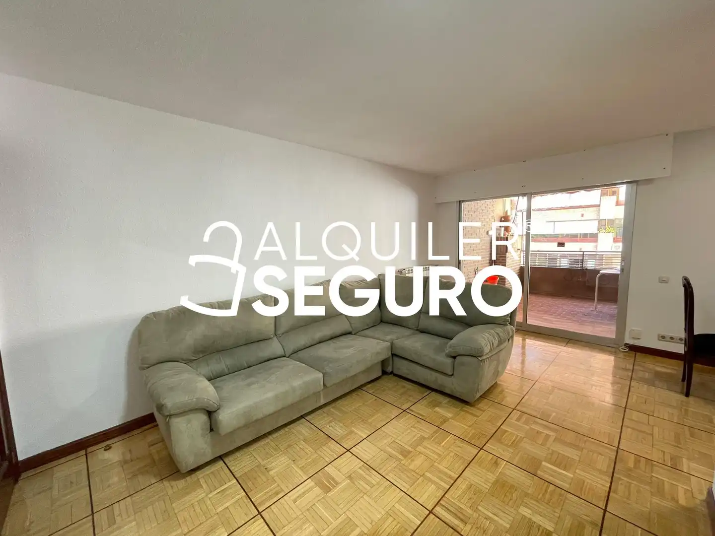 Living room of Flat for rent in Madrid  with Heating, Terrace and Swimming Pool