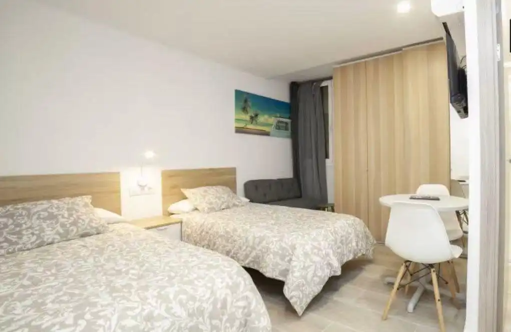Dormitori de Dúplex en venda en L'Hospitalet de Llobregat amb Aire condicionat, Calefacció i Parquet