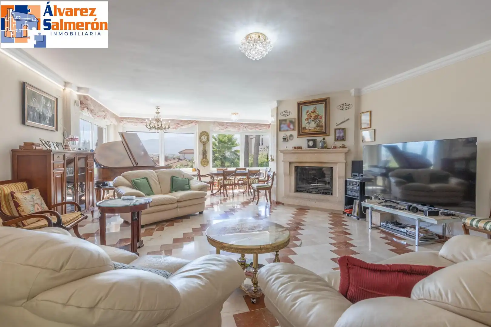 House with pool for sale in Avenida MONTEVIVE, imagen 5