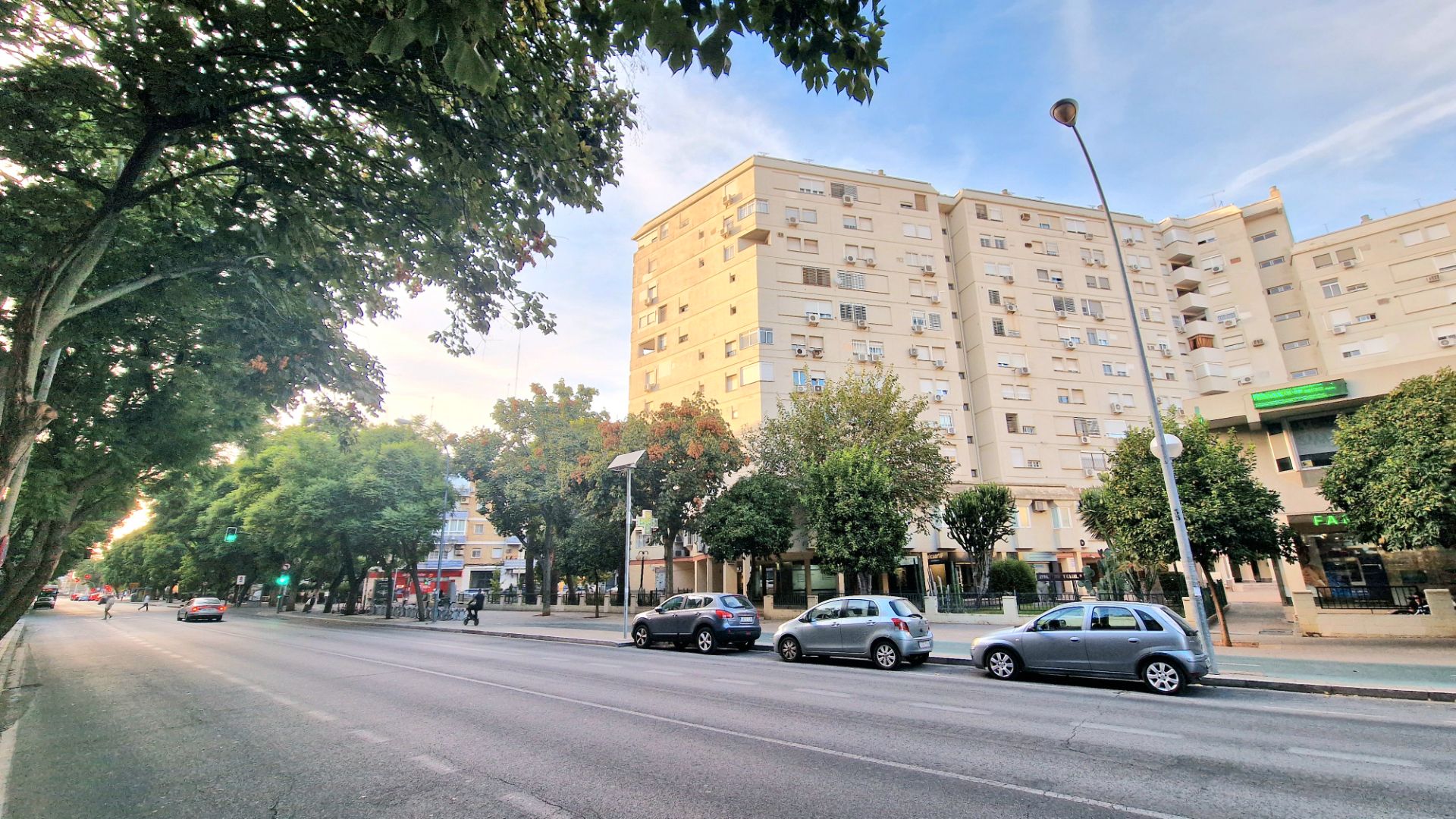 Exterior view of Flat for sale in  Sevilla Capital  with Air Conditioner, Storage room and Furnished