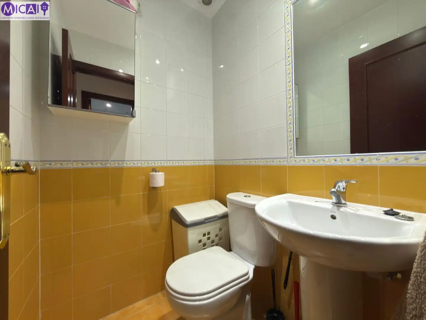 Baño de Piso en venta en Cádiz con Terraza, Amueblado y Balcón