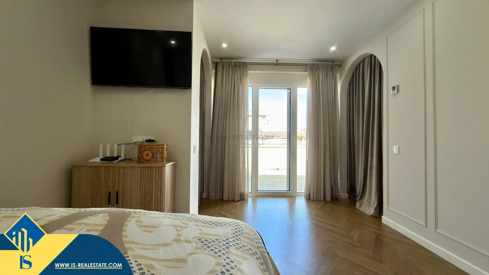 Dormitori de Casa o xalet en venda en Alicante / Alacant amb Terrassa, Moblat i Piscina comunitària