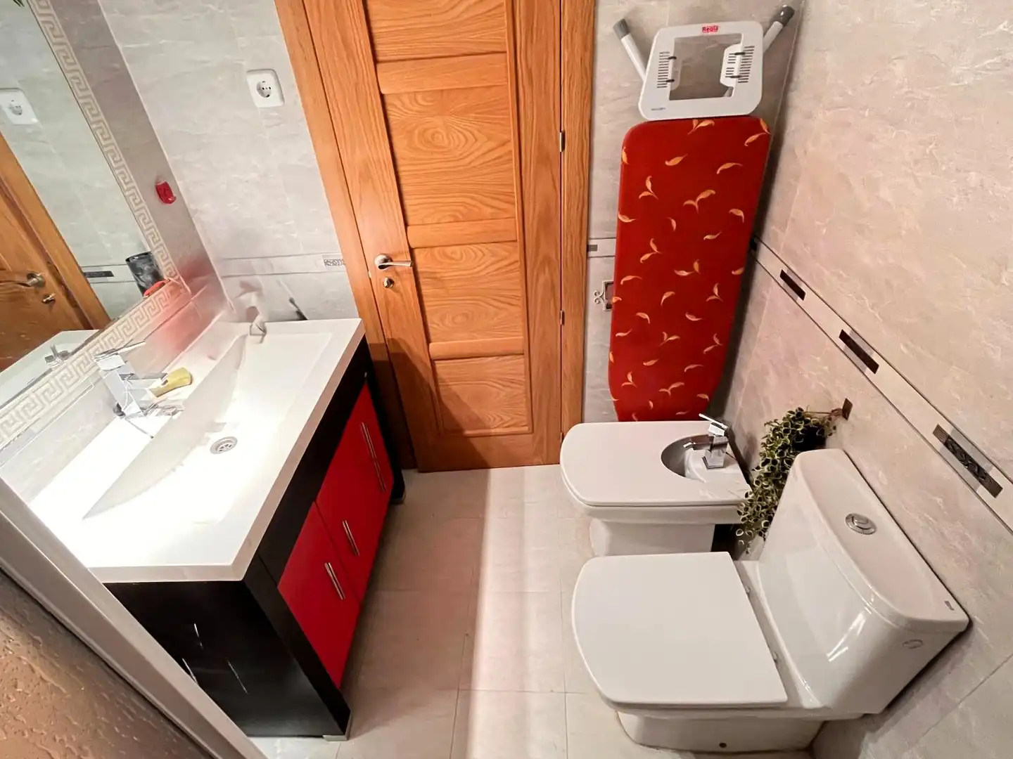 Badezimmer von Wohnung zum Verkauf in Los Navalmorales mit Klimaanlage und Heizung