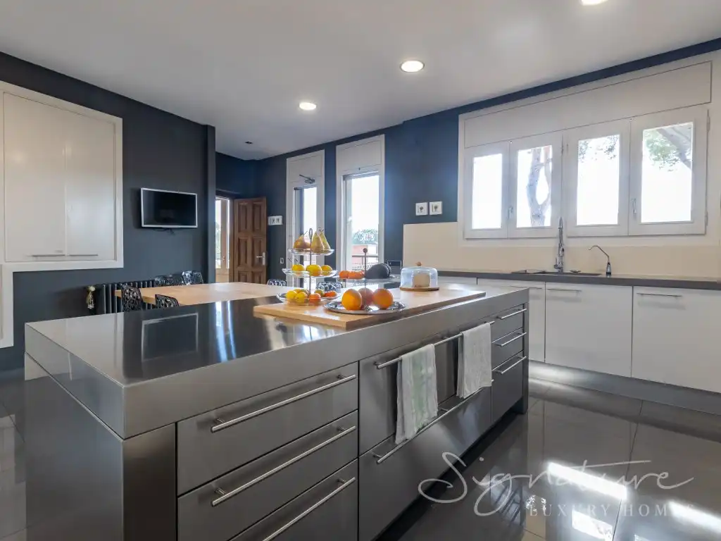 Cocina de Casa o chalet en venta en Sant Cugat del Vallès con Calefacción, Jardín privado y Terraza