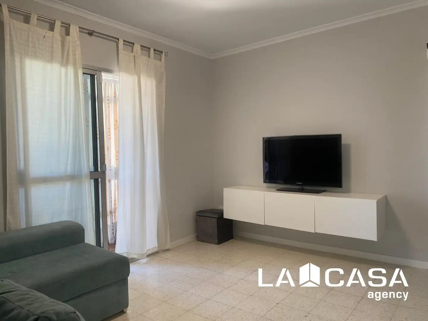 Sala d'estar de Pis en venda en Dos Hermanas amb Aire condicionat i Terrassa