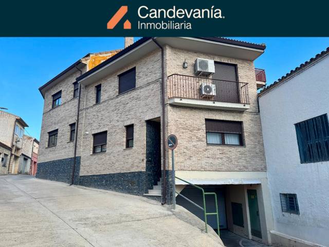 Garaje en Venta en Calle Leciñena en Zuera