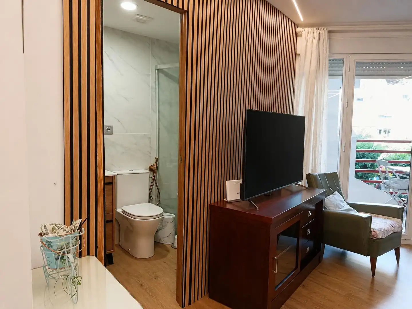 Bathroom of Flat for rent in Granada  with Air Conditioner, Heating and Private garden
