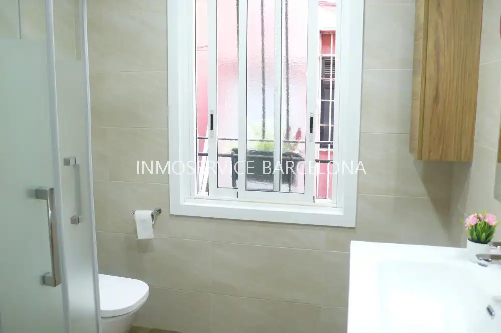 Habitación de Casa adosada en venta en Barcelona con Aire acondicionado, Calefacción y Terraza