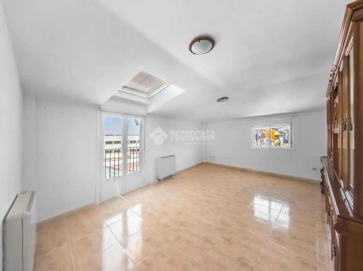 Habitación de Piso en venta en Campo Real con Balcón
