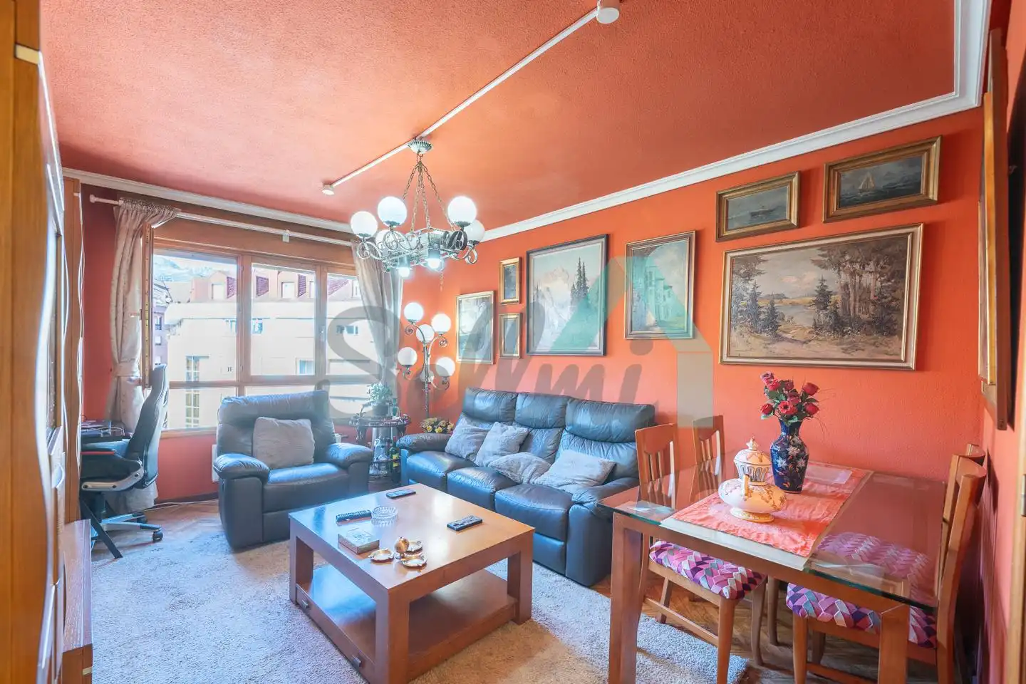 Sala d'estar de Pis en venda en Oviedo  amb Calefacció, Parquet i Traster