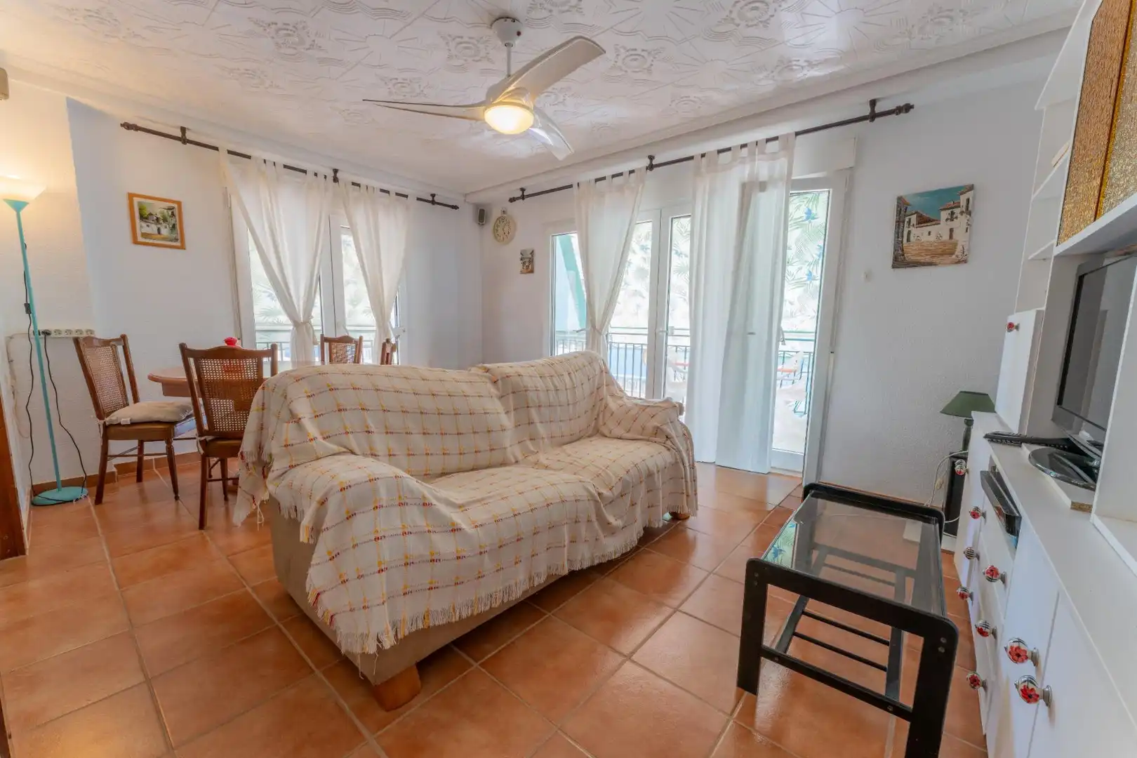 Sala de estar de Piso de alquiler en Santa Pola con Aire acondicionado, Terraza y Amueblado