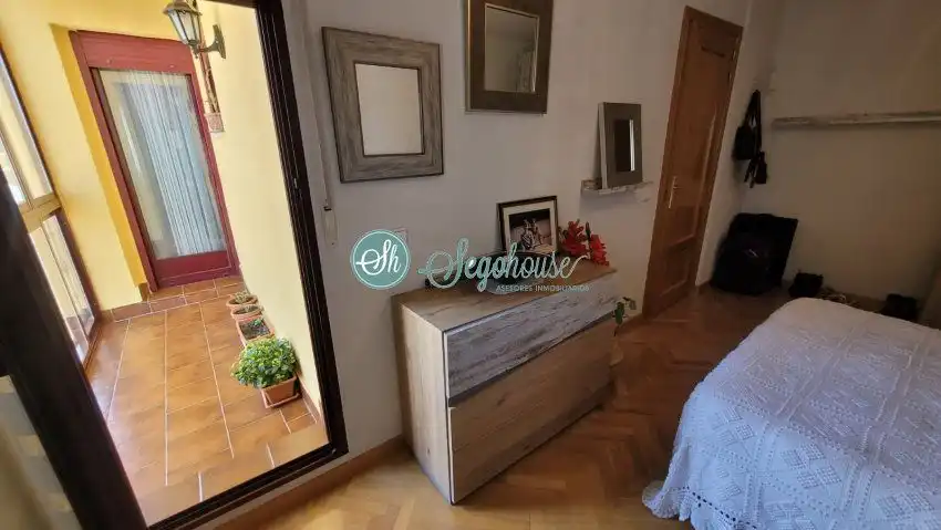 Dormitori de Casa o xalet en venda en Segovia amb Calefacció, Parquet i Terrassa