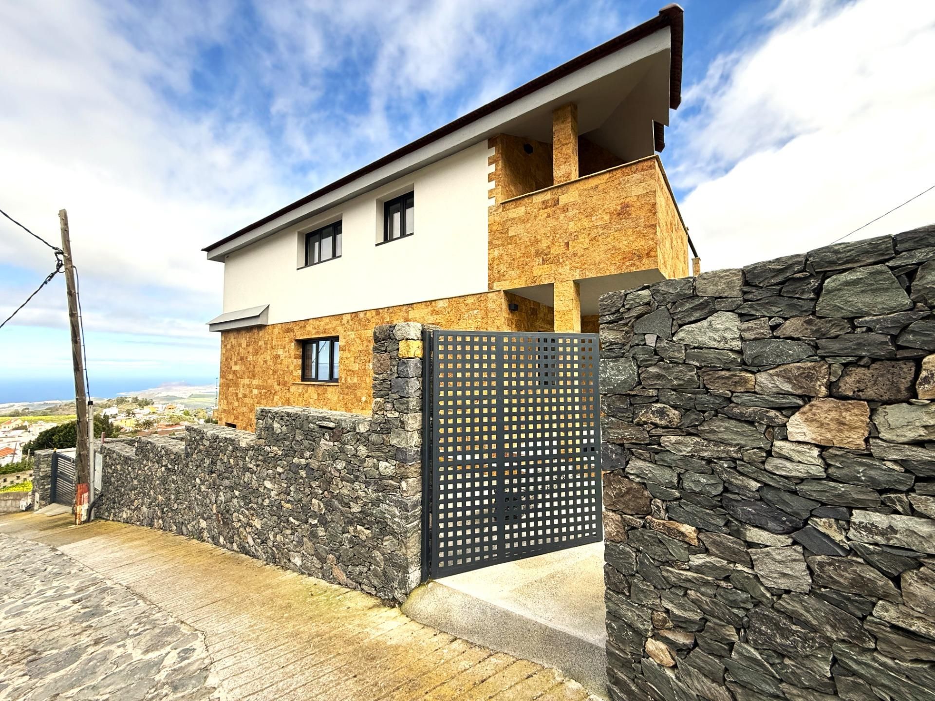 Exterior view of Houses for sale in Teror  with Air Conditioner, Private garden and Terrace