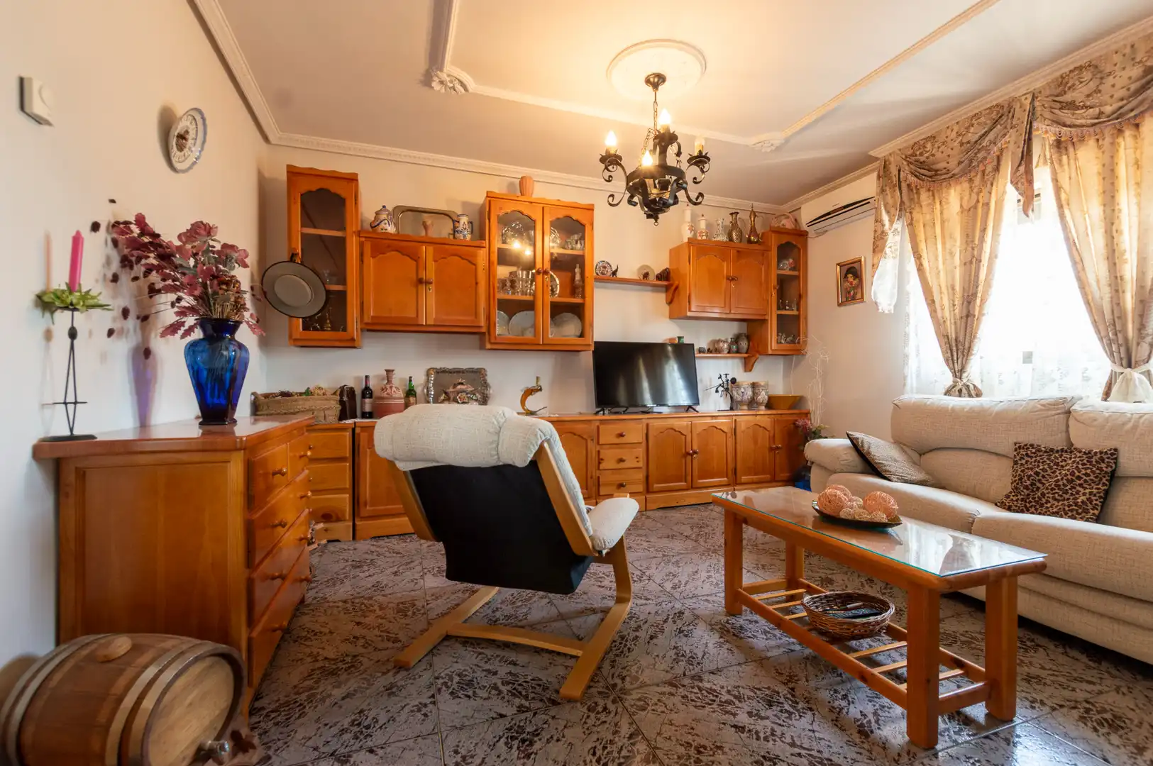 Sala de estar de Casa o chalet en venta en Hontoba con Calefacción, Jardín privado y Terraza