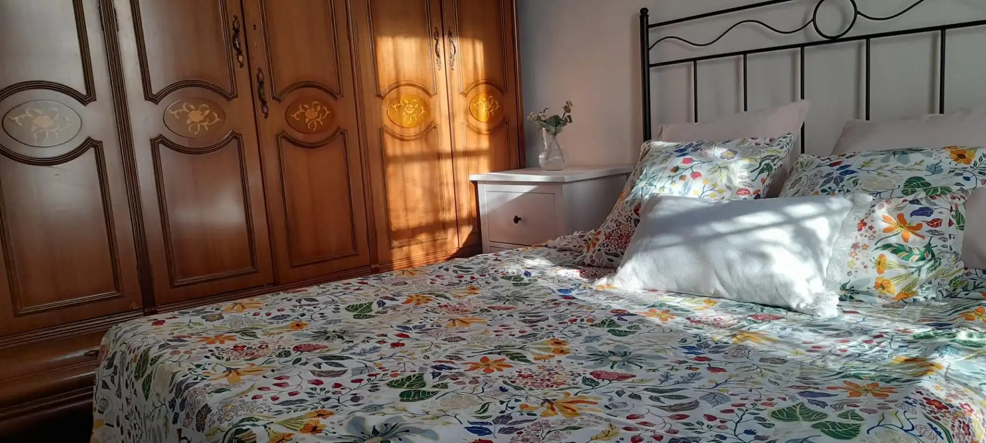 Dormitori de Casa adosada en venda en Chiva amb Jardí privat i Terrassa