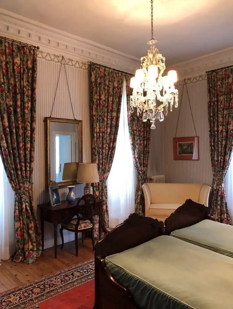 Sala d'estar de Casa o xalet en venda en Gijón  amb Jardí privat, Terrassa i Moblat