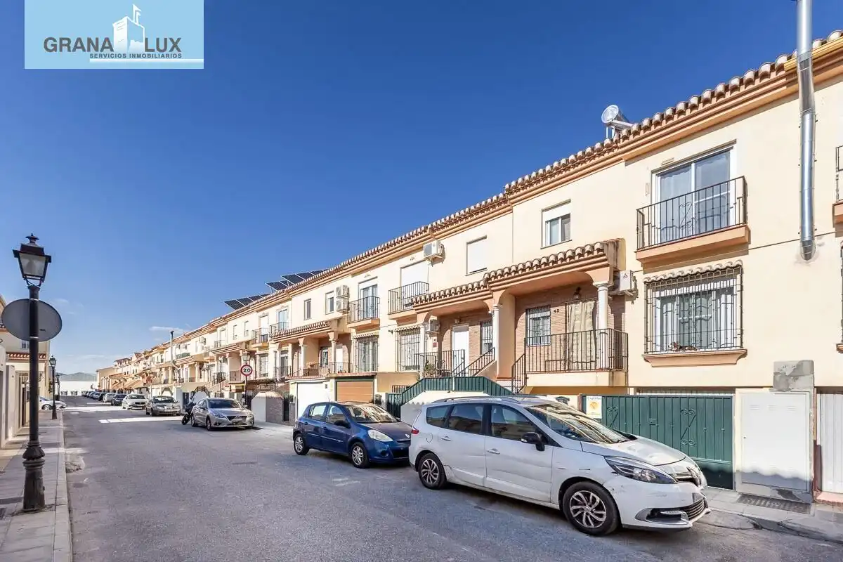 Vista exterior de Casa o chalet en venta en Vegas del Genil con Aire acondicionado, Calefacción y Terraza