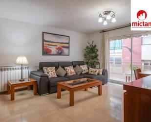 Living room of Single-family semi-detached for sale in Sant Joan Despí  with Heating, Terrace and Balcony