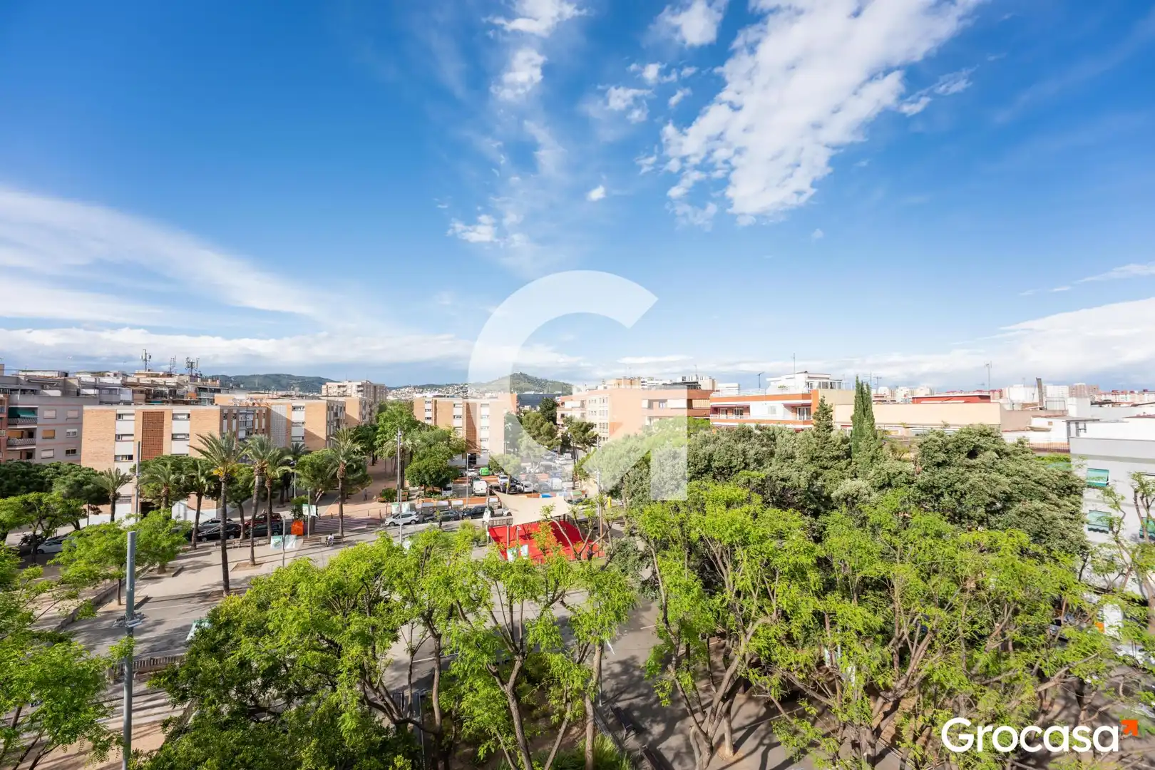 Außenansicht von Dachboden zum Verkauf in Cornellà de Llobregat mit Klimaanlage, Heizung und Terrasse