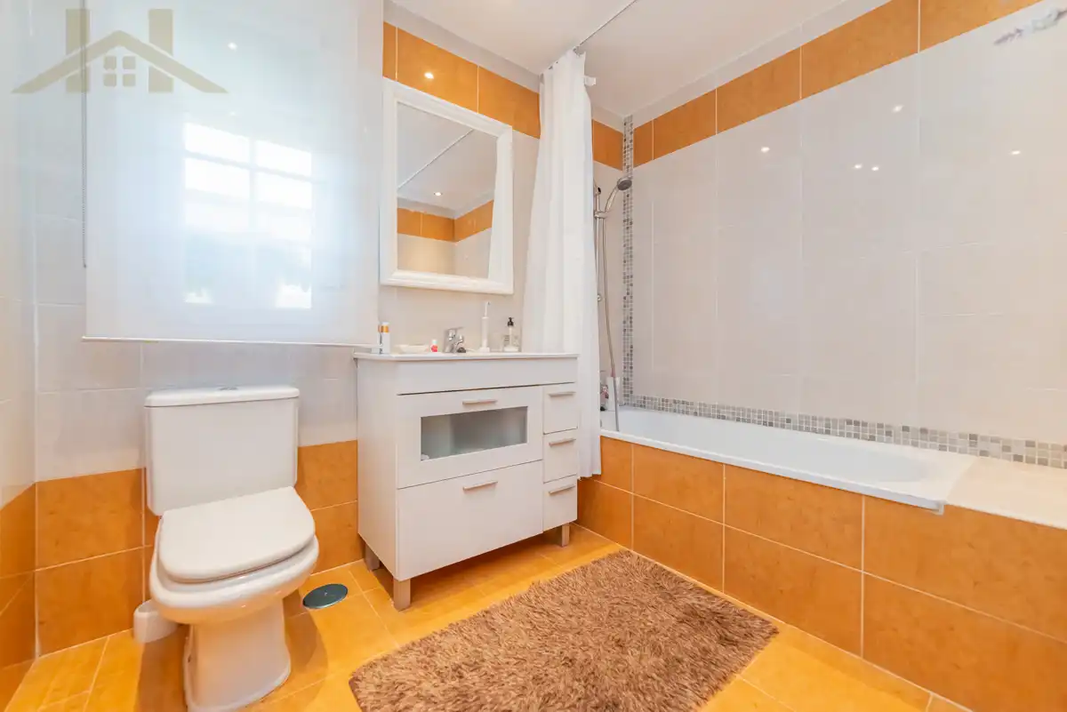 Bathroom of Houses for sale in Rivas-Vaciamadrid  with Air Conditioner, Heating and Terrace
