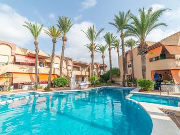 Apartament amb balcó en venda a Los Cuarteros