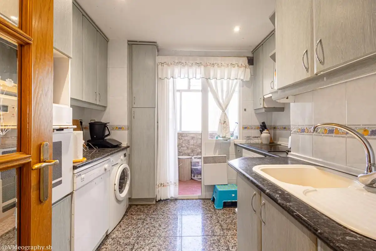 Kitchen of Flat for sale in Fuenlabrada  with Air Conditioner, Heating and Terrace