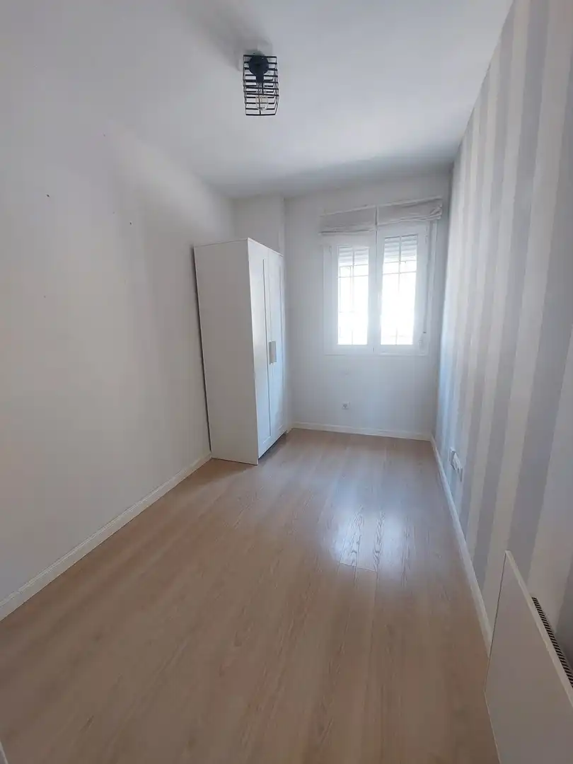 Schlafzimmer von Wohnung zum Verkauf in Pedrezuela mit Ofen, Waschmaschine und Mikrowelle