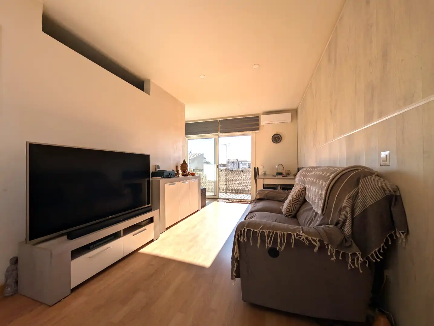 Wohnzimmer von Dachboden zum Verkauf in Manresa mit Klimaanlage, Parkett und Terrasse