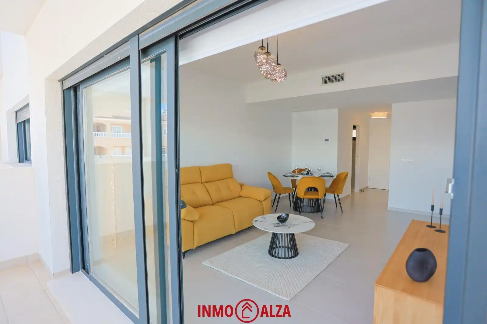 Sala d'estar de Apartament en venda en Alicante / Alacant amb Aire condicionat, Terrassa i Moblat
