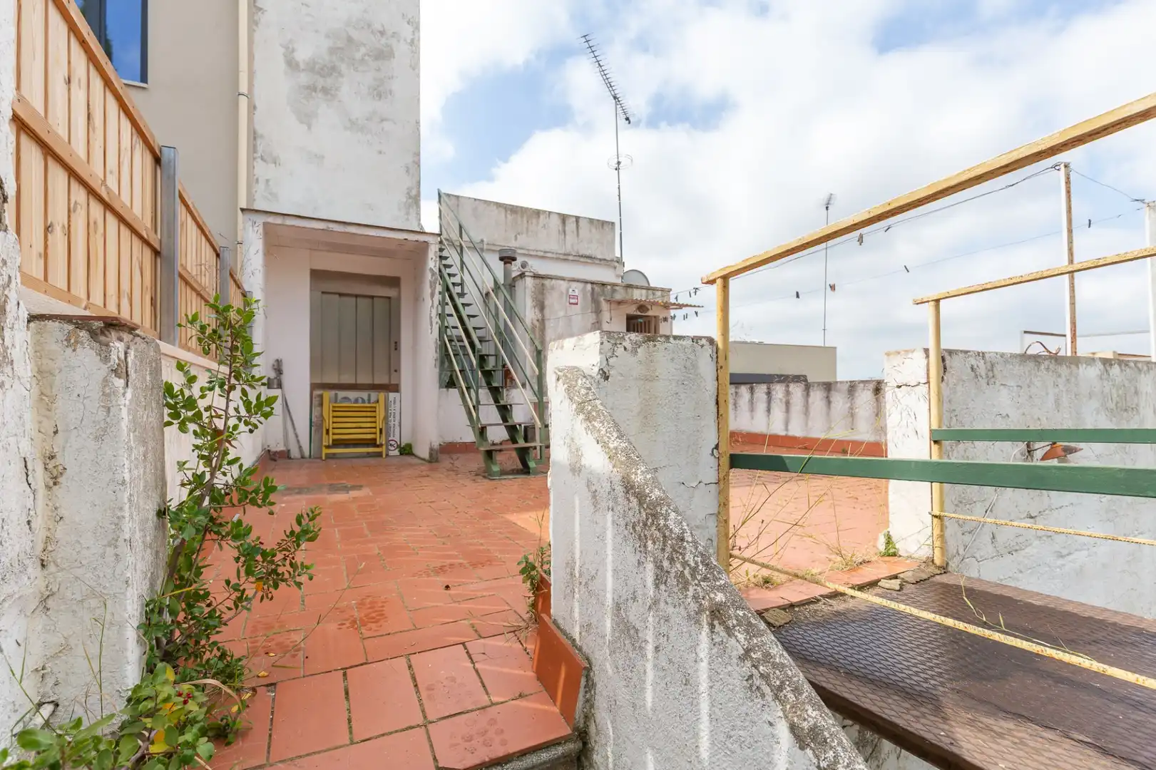 Terraza de Casa adosada en venta en Esplugues de Llobregat con Calefacción, Terraza y Alarma