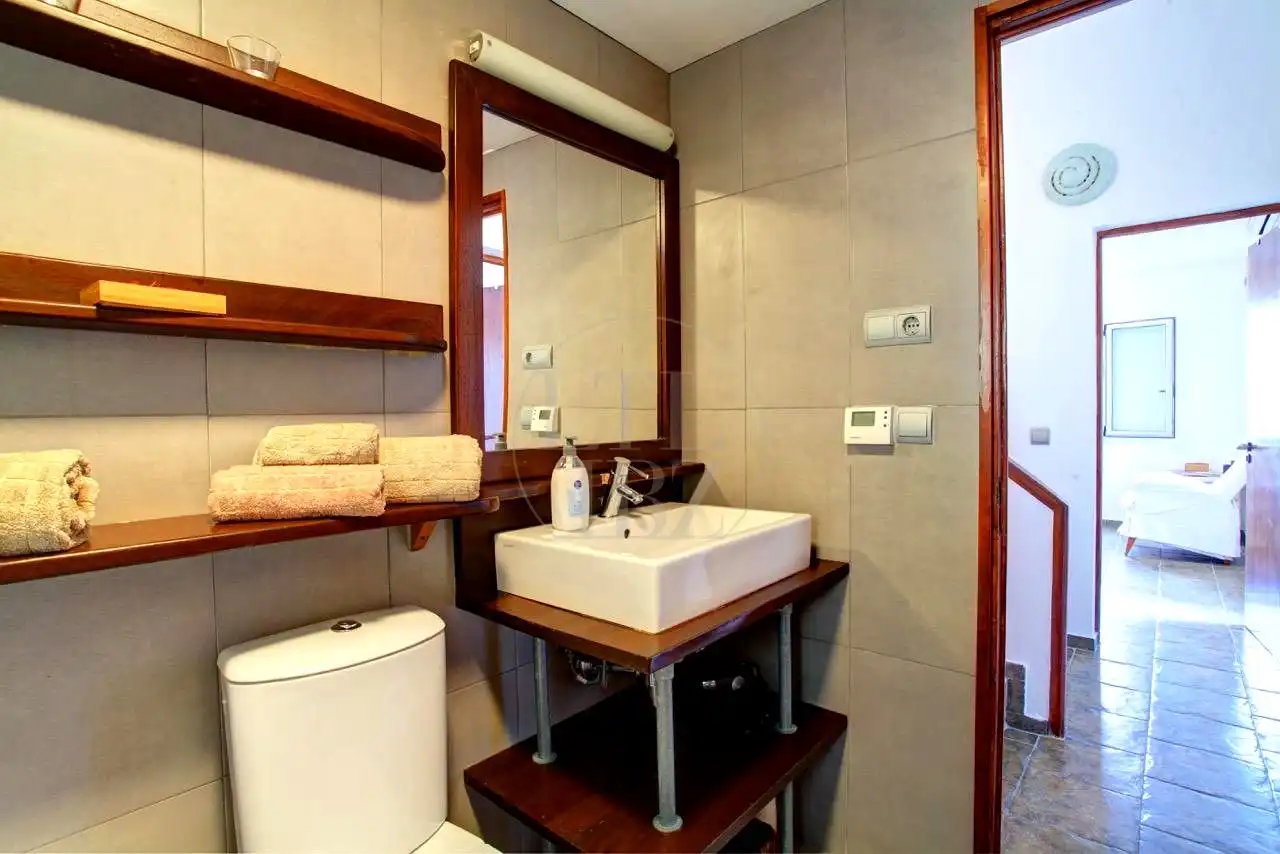 Bany de Casa o xalet de lloguer en Santa Eulària des Riu amb Aire condicionat, Jardí privat i Terrassa