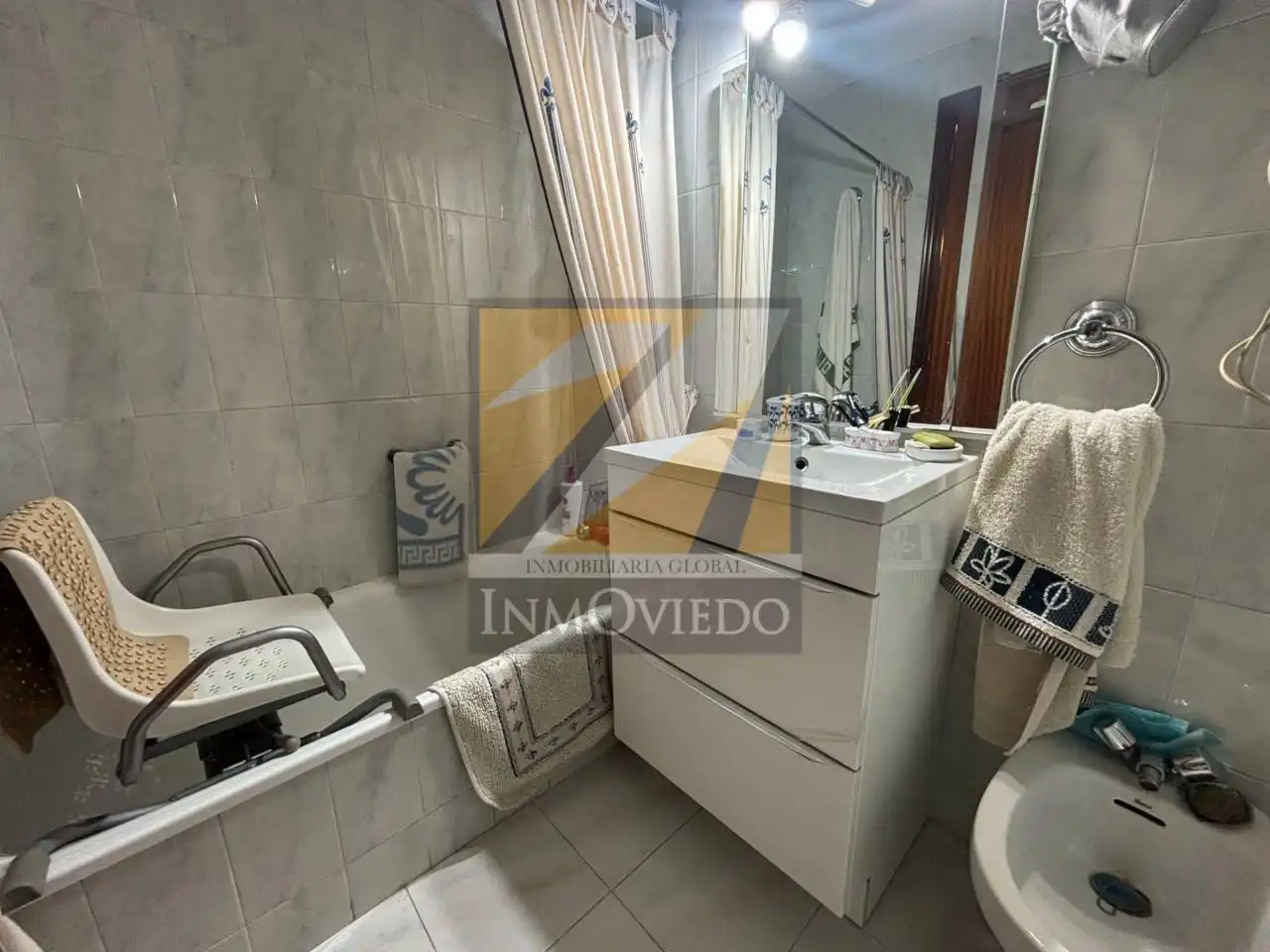 Bathroom of Flat for sale in Avilés  with Heating, Parquet flooring and Terrace
