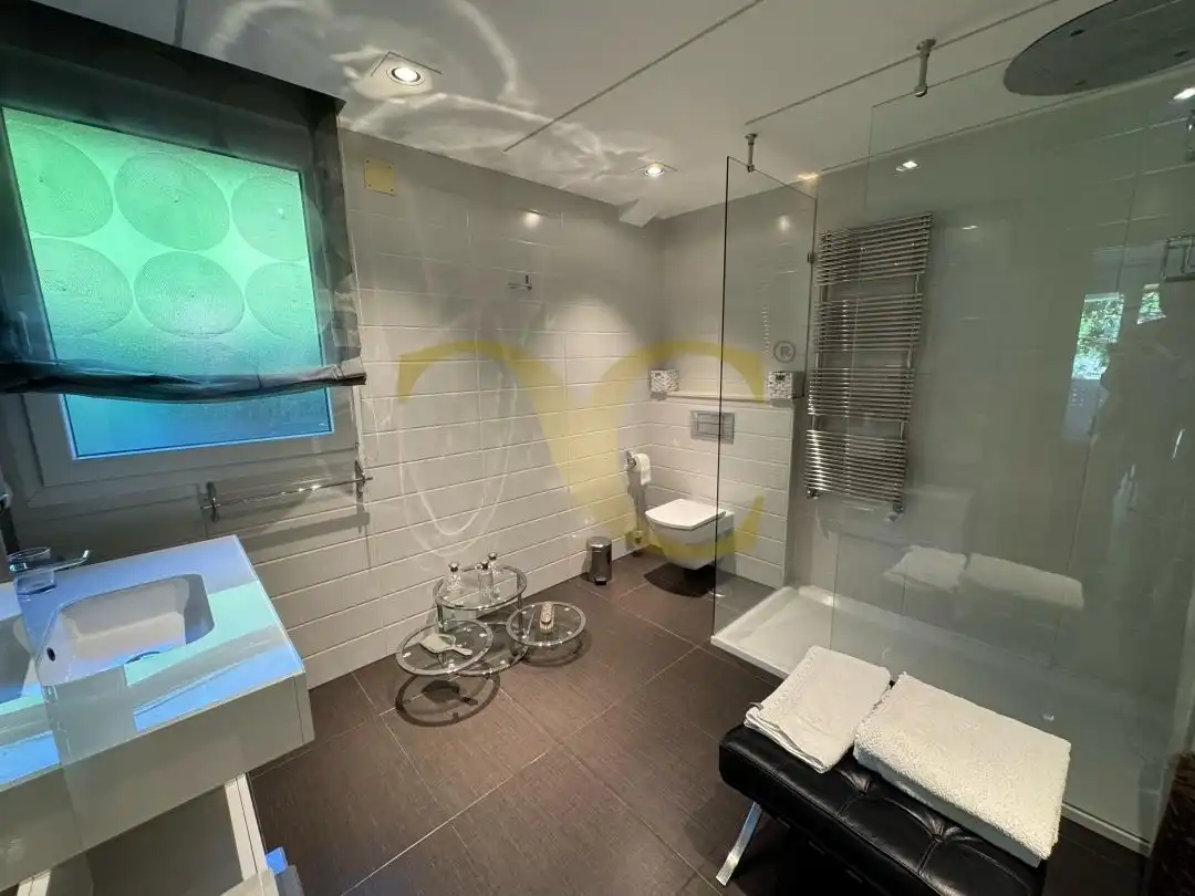 Bathroom of Houses for rent in Santa Cruz de Bezana  with Air Conditioner, Heating and Private garden