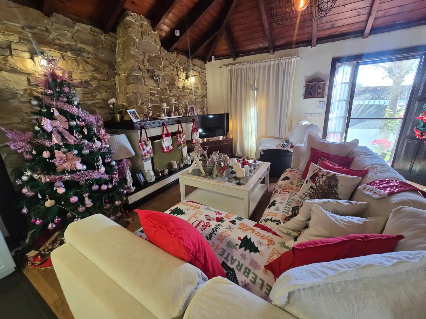 Sala d'estar de Casa o xalet en venda en Arona amb Aire condicionat, Jardí privat i Parquet