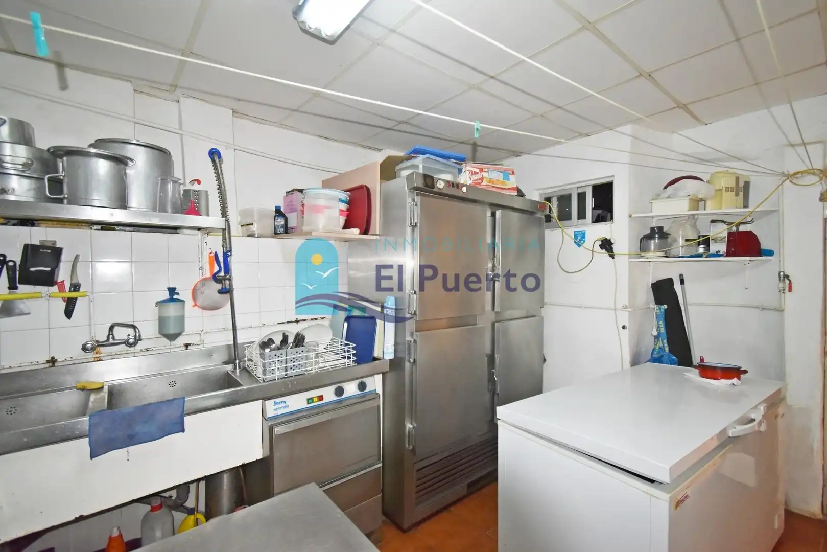 Cuina de Local en venda en Mazarrón amb Moblat