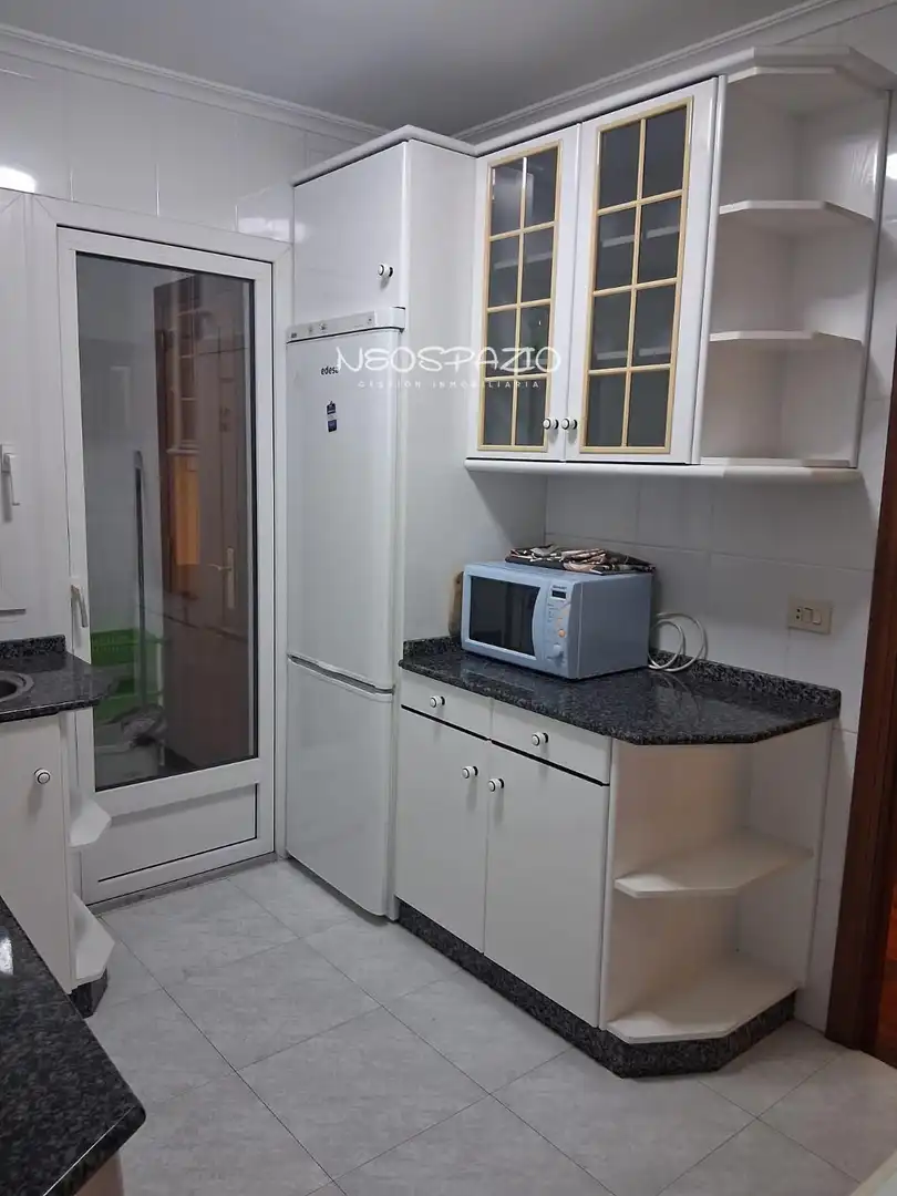 Appartement avec ascenseur à louer à Carril das Flores, imagen 4