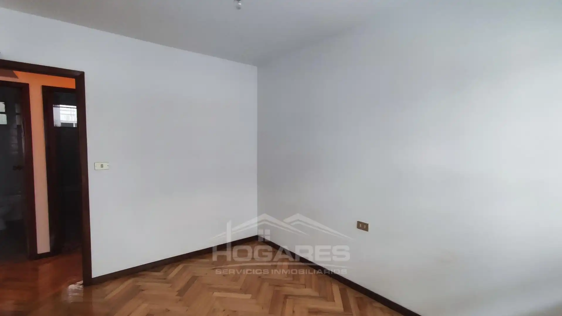 Piso en venta en Vigo  con Parquet, Trastero y Balcón