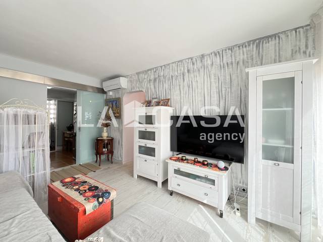Piso en Venta en Carrer de Sant Mateu en Congrés