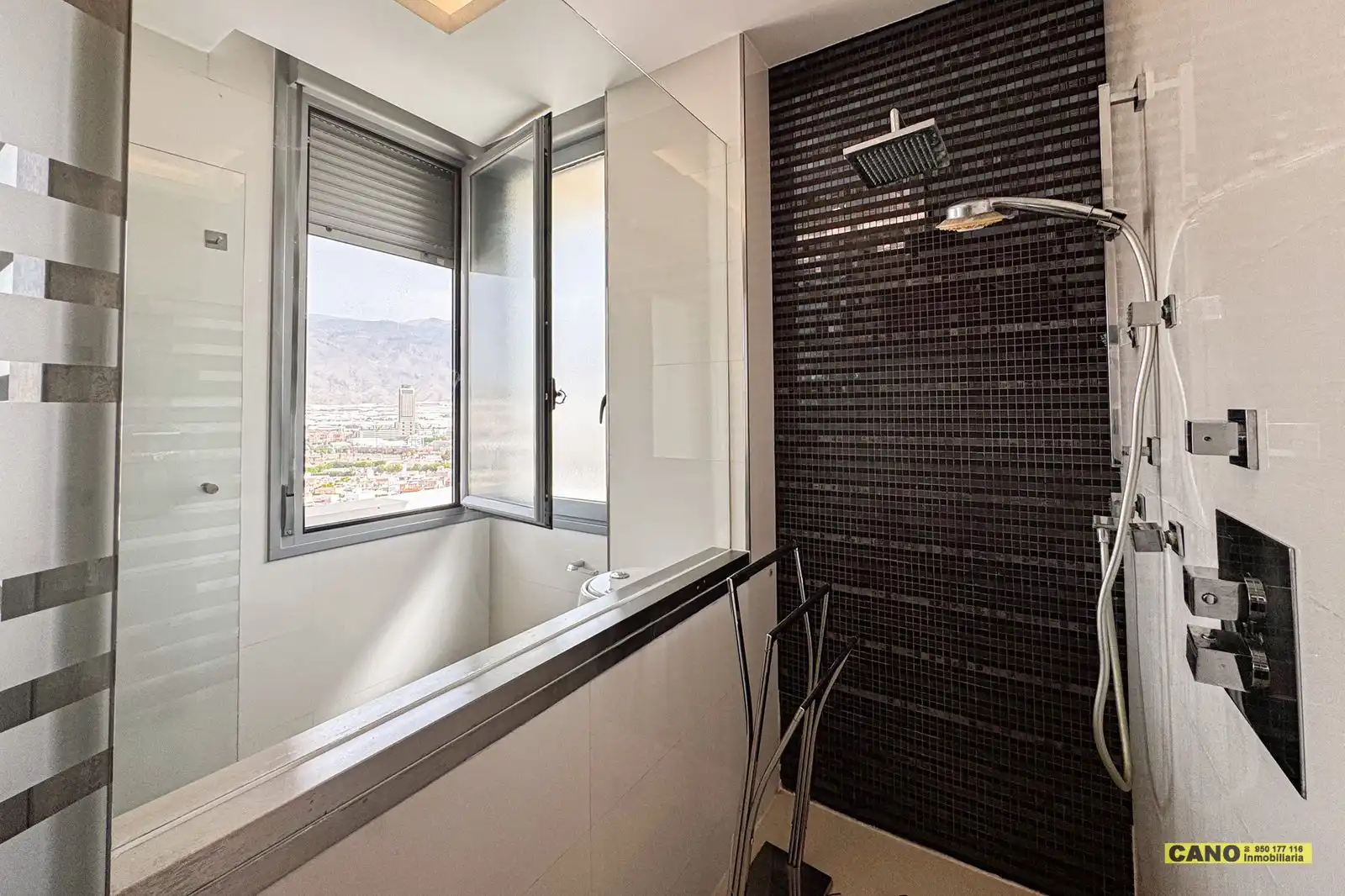 Bathroom of Flat for sale in El Ejido  with Terrace, Storage room and Swimming Pool