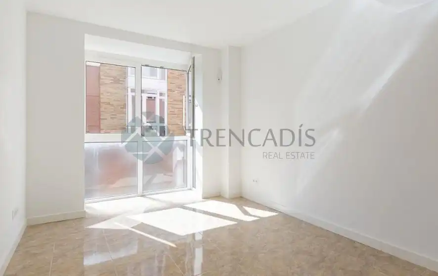 Bedroom of Flat for sale in Madrid