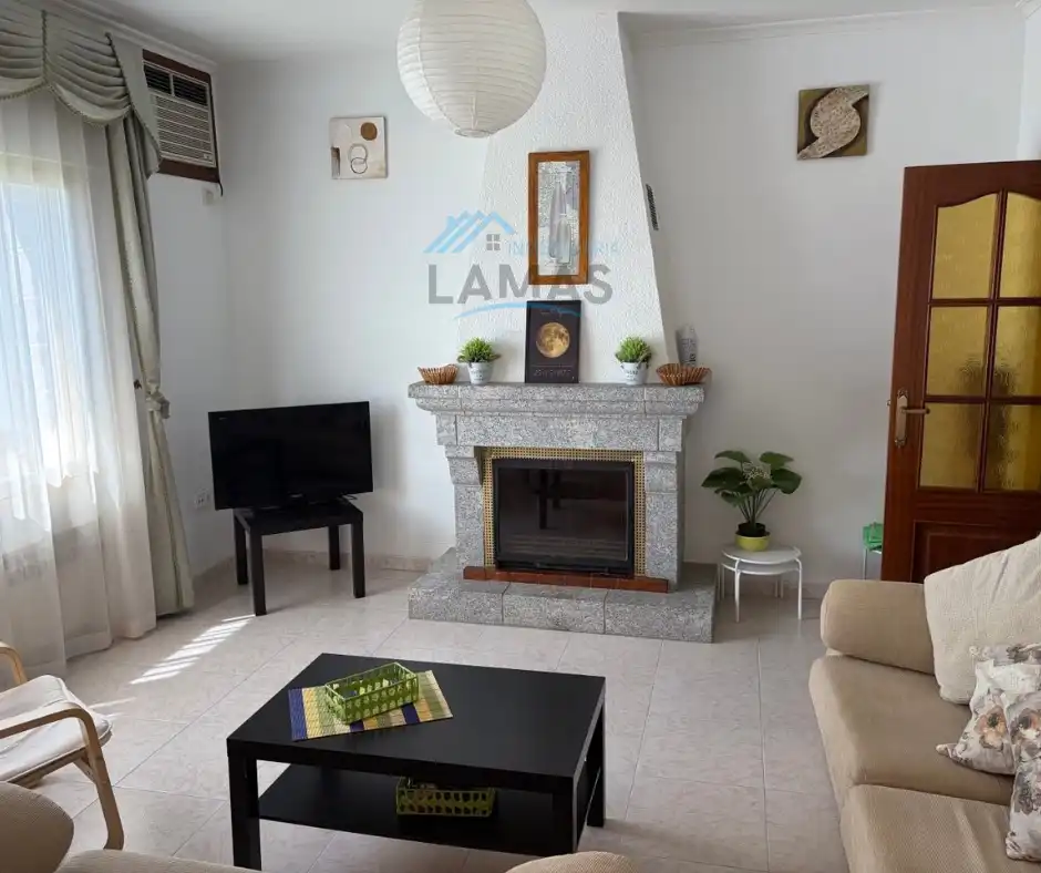 Sala d'estar de Casa o xalet en venda en Talayuela amb Aire condicionat, Calefacció i Jardí privat