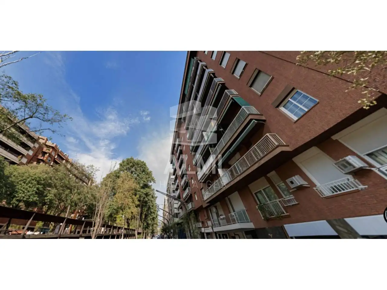 Vista exterior de Pis en venda en Barcelona amb Aire condicionat i Balcó